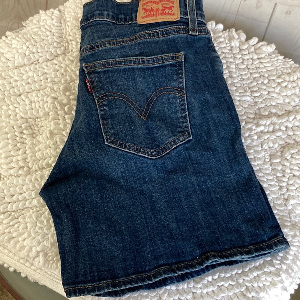 Levi’s Size 30 Waist Red Tab Mid-Rise Jean Shorts
